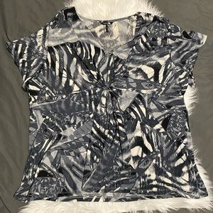 Daisy Fuentes Woman’s Top